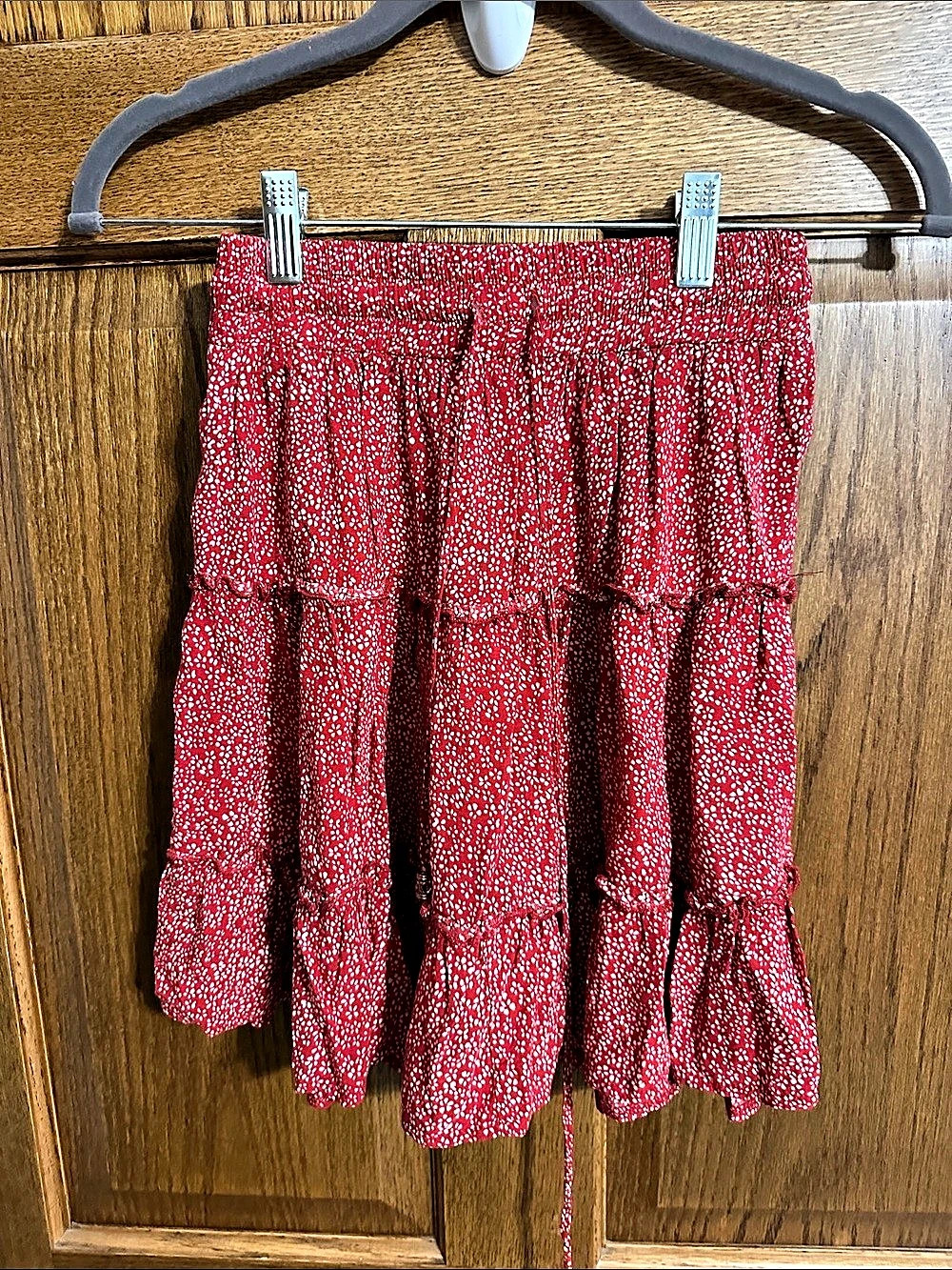 Princess Polly Red Floral skirt Size 2Like New